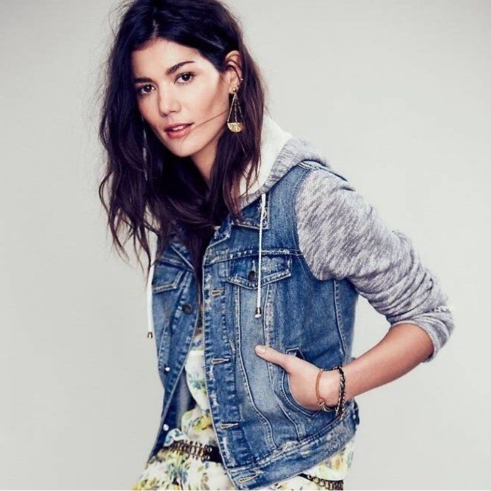 FREE PEOPLE Distressed Denim Jacket Hoodie
Cropped Blue and Gray Size Small
